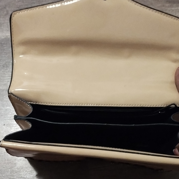 Patent leather purse - Picture 3 of 4